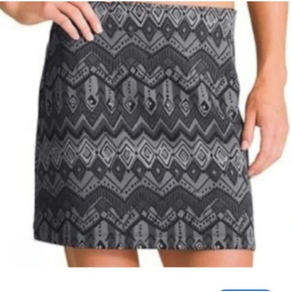 Athleta Monarch Geometric Print Stretch Tech Mini Skirt Black & Gray sz Small - Picture 1 of 9